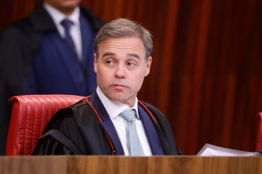 Mendonça pode barrar desfile de escola de samba em homenagem a Lula no TSE