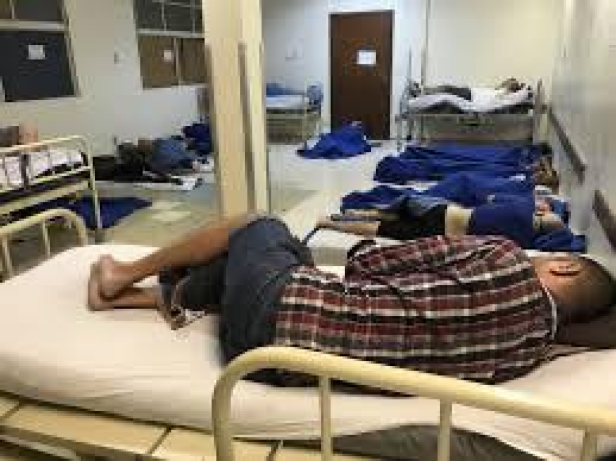 Redução de leitos hospitalares no SUS gera debate no Brasil