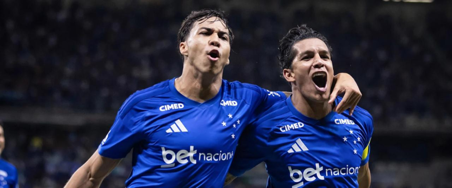Kaio Jorge marca no fim, Cruzeiro vence Pouso Alegre e avança à final do Mineiro