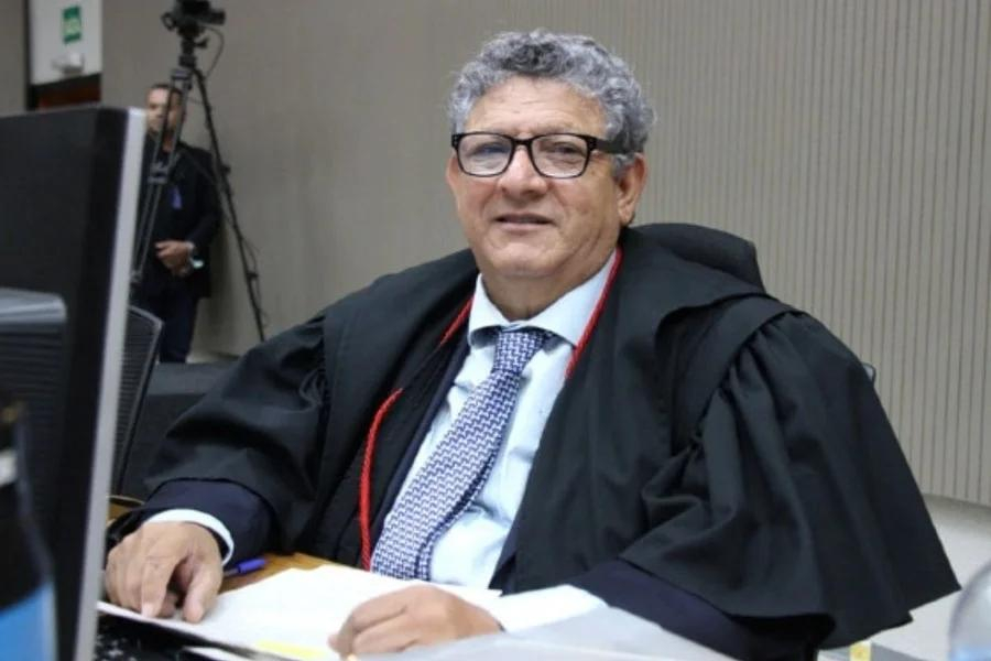 Desembargador Enriquecido: R$ 14,6 milhões sob suspeita