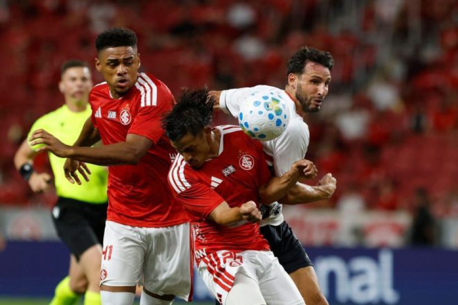 São Paulo marca no fim e empata com o Inter no Beira-Rio pelo Brasileirão