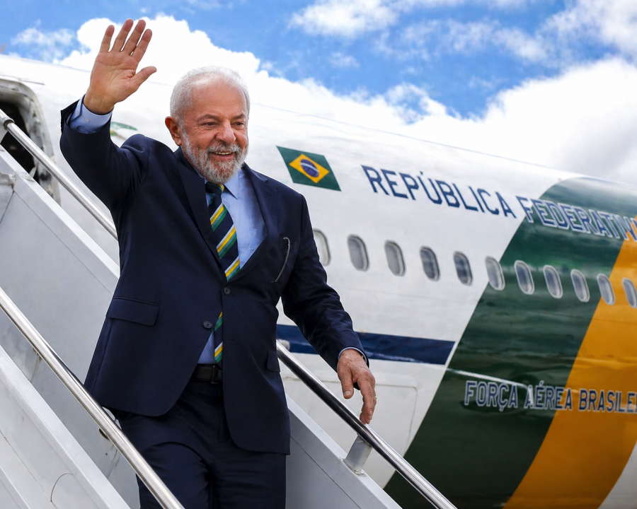 Lula gasta R$ 7 bilhões em viagens enquanto o Brasil sofre