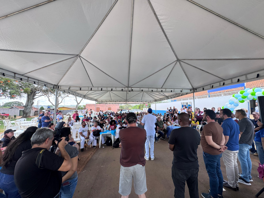 Prefeito Gustavo Brasileiro ouve moradores em Chapadão de Ferro