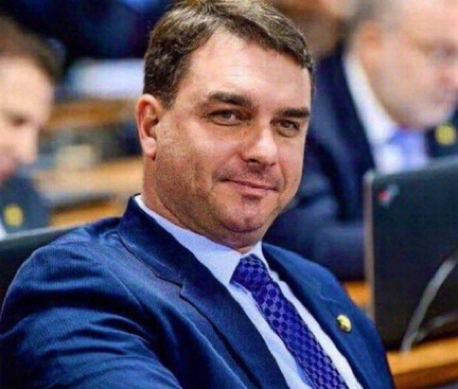 Flávio Bolsonaro Vence Lula em Pesquisa