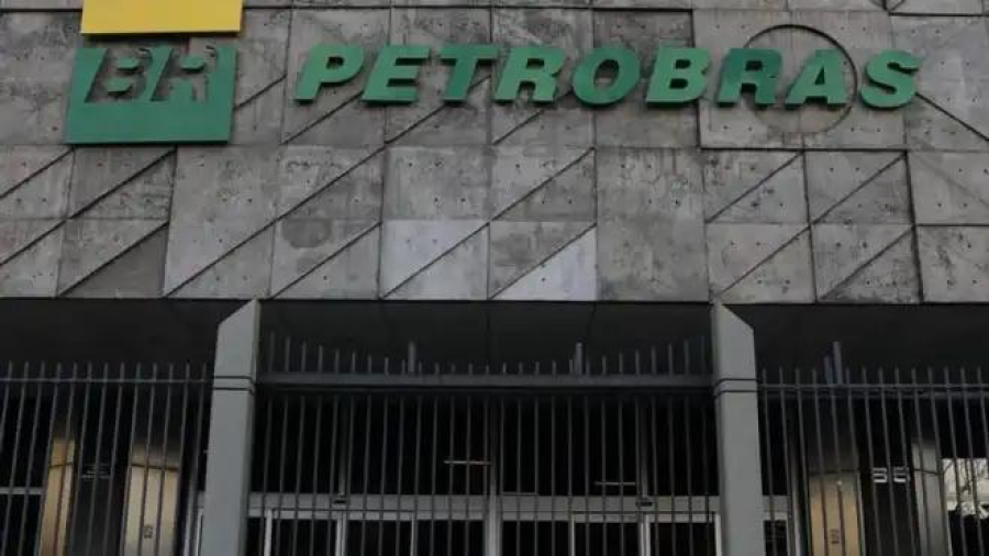 Petrobras anuncia aumento no preço da gasolina
