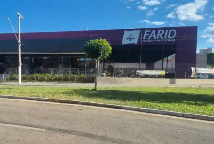 Justiça autoriza supermercado de Ouro Branco a funcionar após 13h aos domingos e feriados