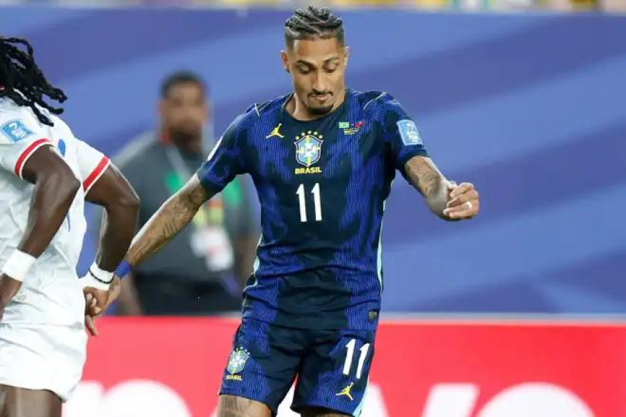 Dublador aponta o que Raphinha disse a jogadores da Seleção Brasileira sobre lesão