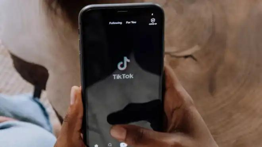 TikTok anuncia nova ofensiva contra spam criado por inteligência artificial