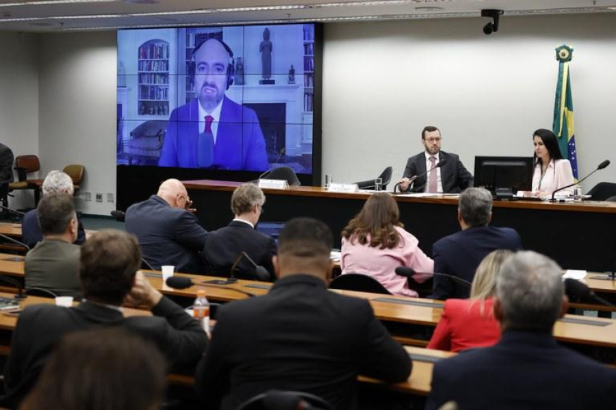Mike Benz acusa Globo de inflar números da Covid para atacar Bolsonaro