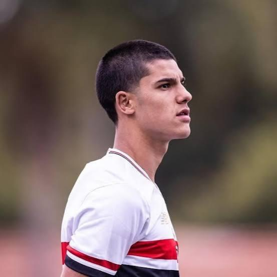 Nicolas, do São Paulo, atropela e mata idoso em Alphaville