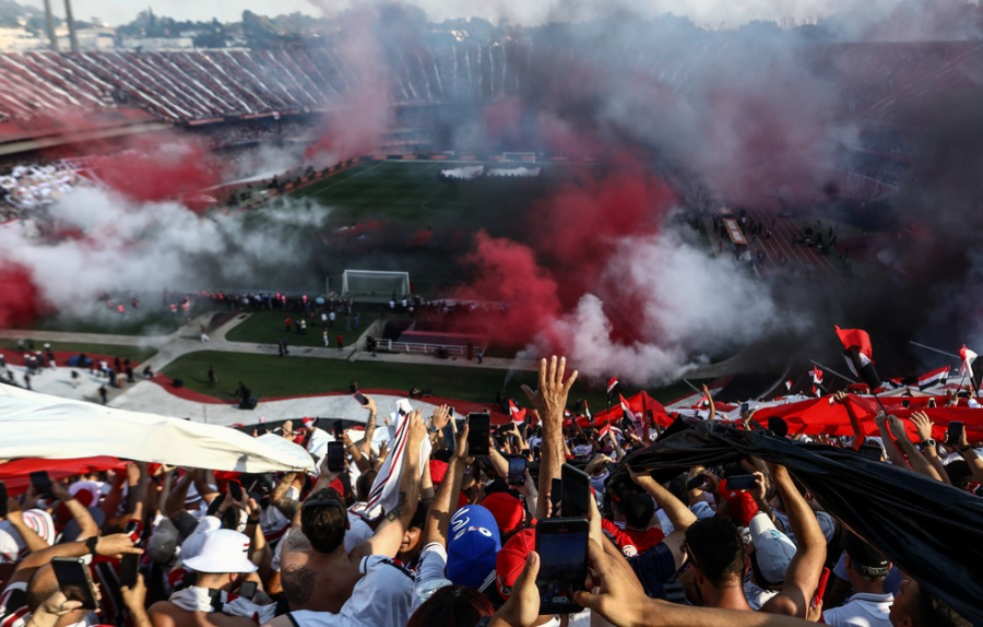 A Canetada do Descalabro: Como o Governo Colocou o Futebol Brasileiro Contra as Cordas